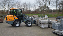Giant-G3500-XTRA-with-ROPSFOPS-cabin.jpg-pic