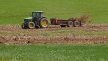 RRL-spreading-manure