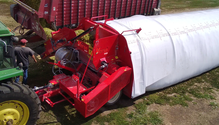 Versa-Unloading-Silage-Wagon