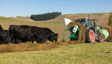 hustler-chainless-windrow-feeding_2